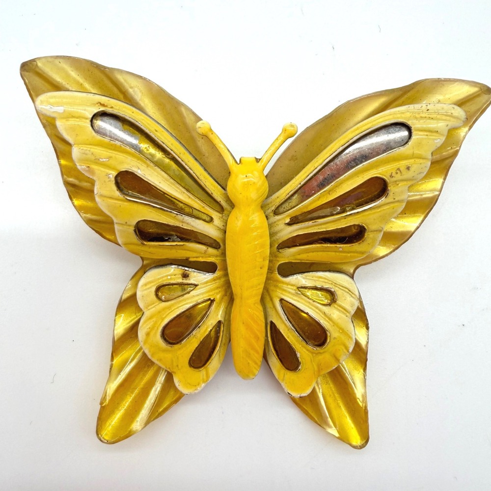 Vintage‎ 1950s Yellow Butterfly Brooch Lucite Thermoset Foil Inlay 2.25"